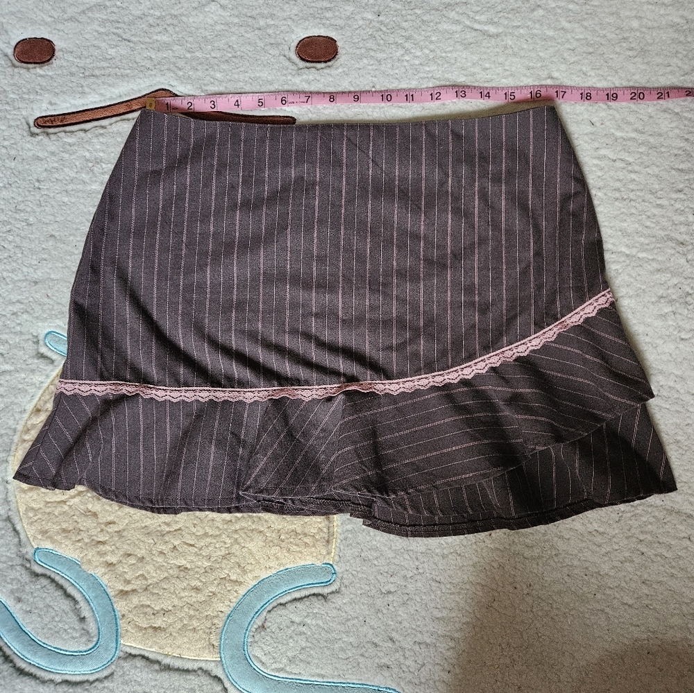 Vintage Xhilaration Pinstripe Gray and Pink Mini Skirt | Women's | Size: 13
